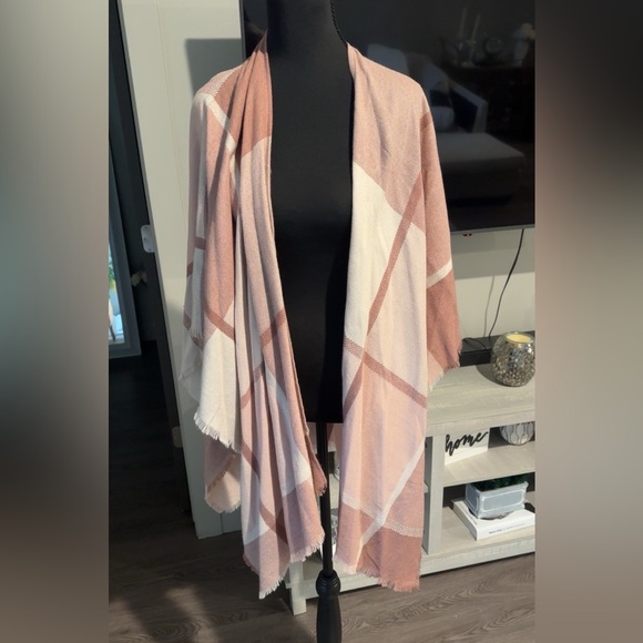 NWOT Lauren Conrad Plaid Shawl - Picture 1 of 6